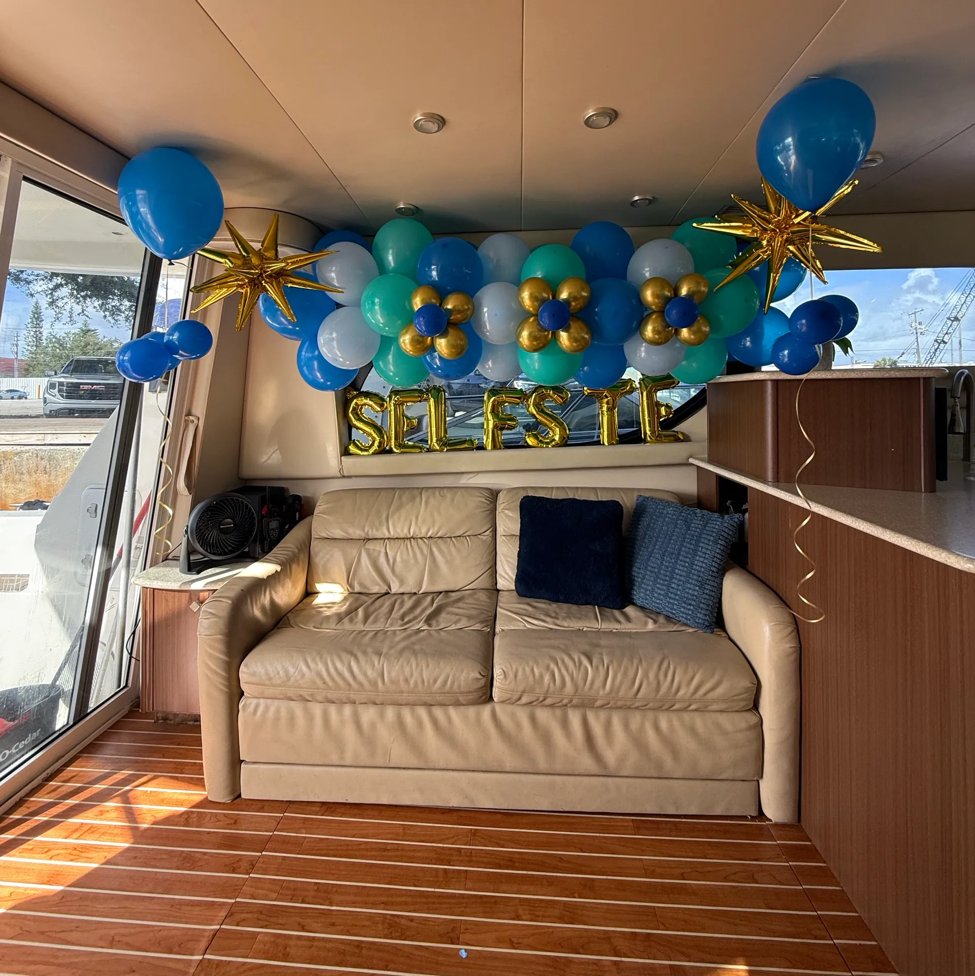 BEAUTIFUL MERIDIAN 42’ YACHT