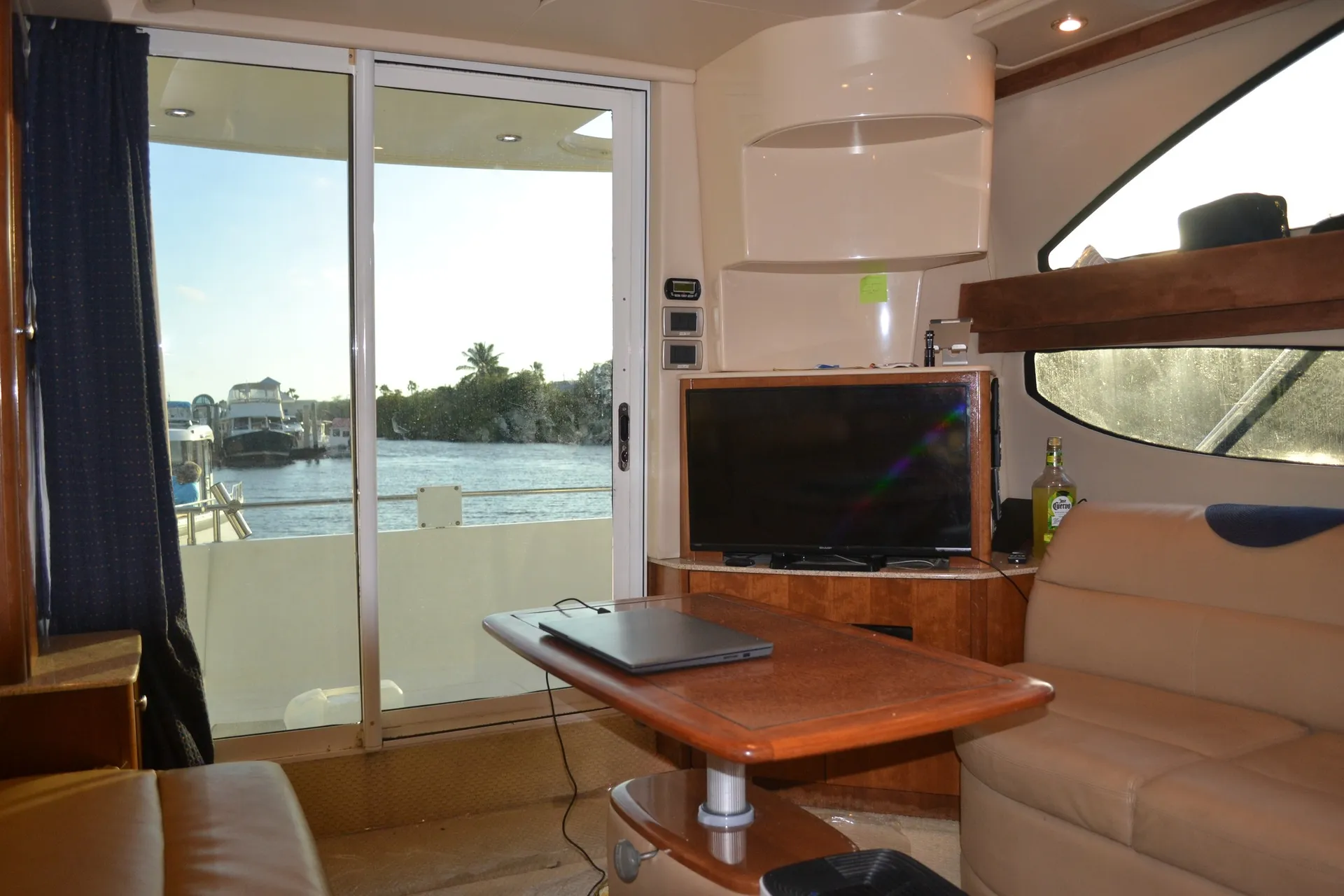 ALL-INCLUSIVE Fort Lauderdale Yacht  35' Meridian (Captain﹠Fuel Inc)