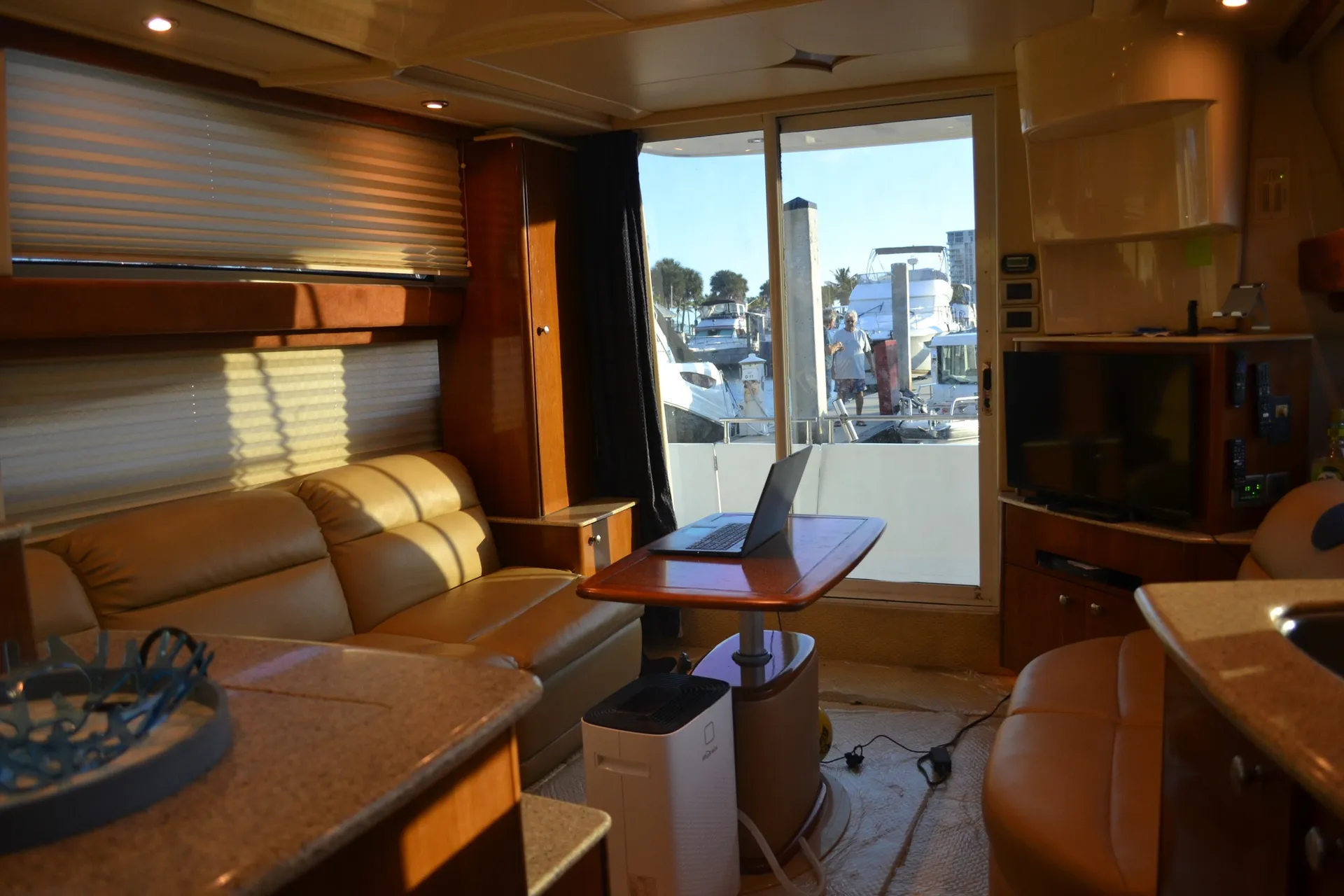 ALL-INCLUSIVE Fort Lauderdale Yacht  35' Meridian (Captain﹠Fuel Inc)