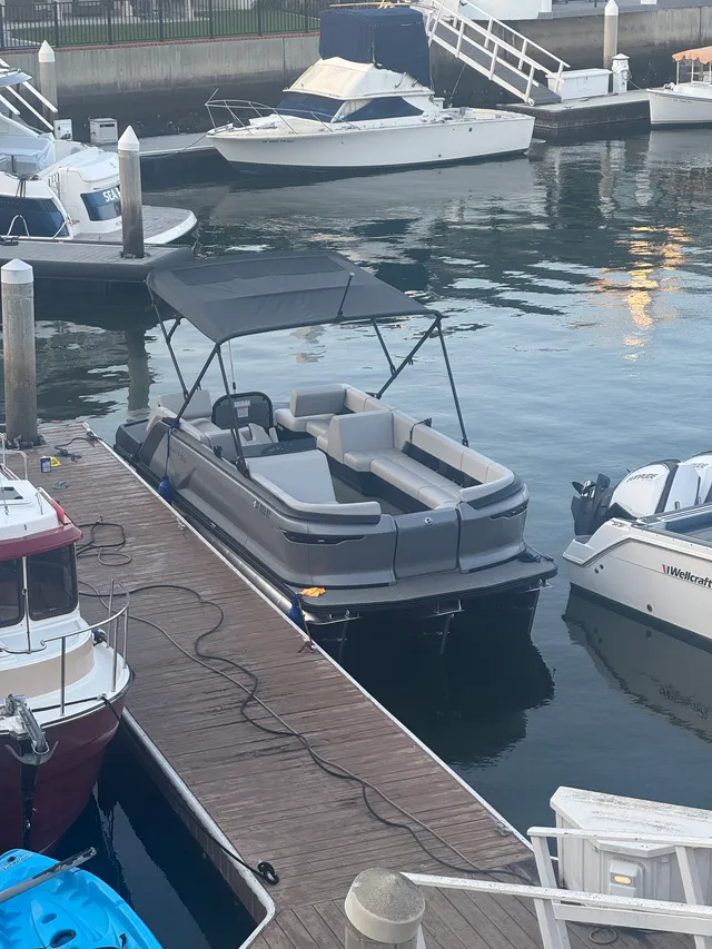 Rent a MANITOU PONTOON pontoon in Fontana, CA near me