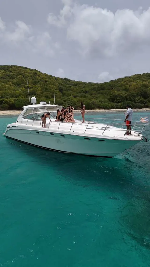 Rent a Sea Ray Boats motor yacht in Fajardo, Fajardo near me
