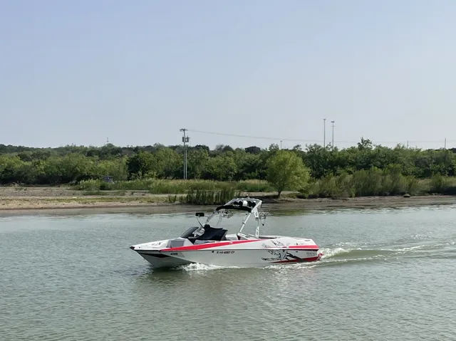 Rent a AXIS WAKE RESEARCH ski and wakeboard in Austin, TX near me