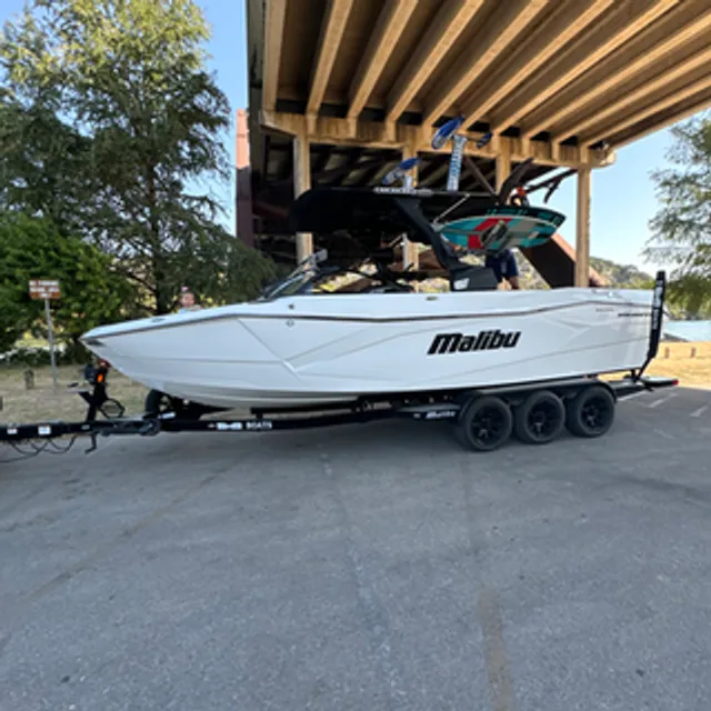 Rent a Malibu Boats ski and wakeboard in Austin, TX near me