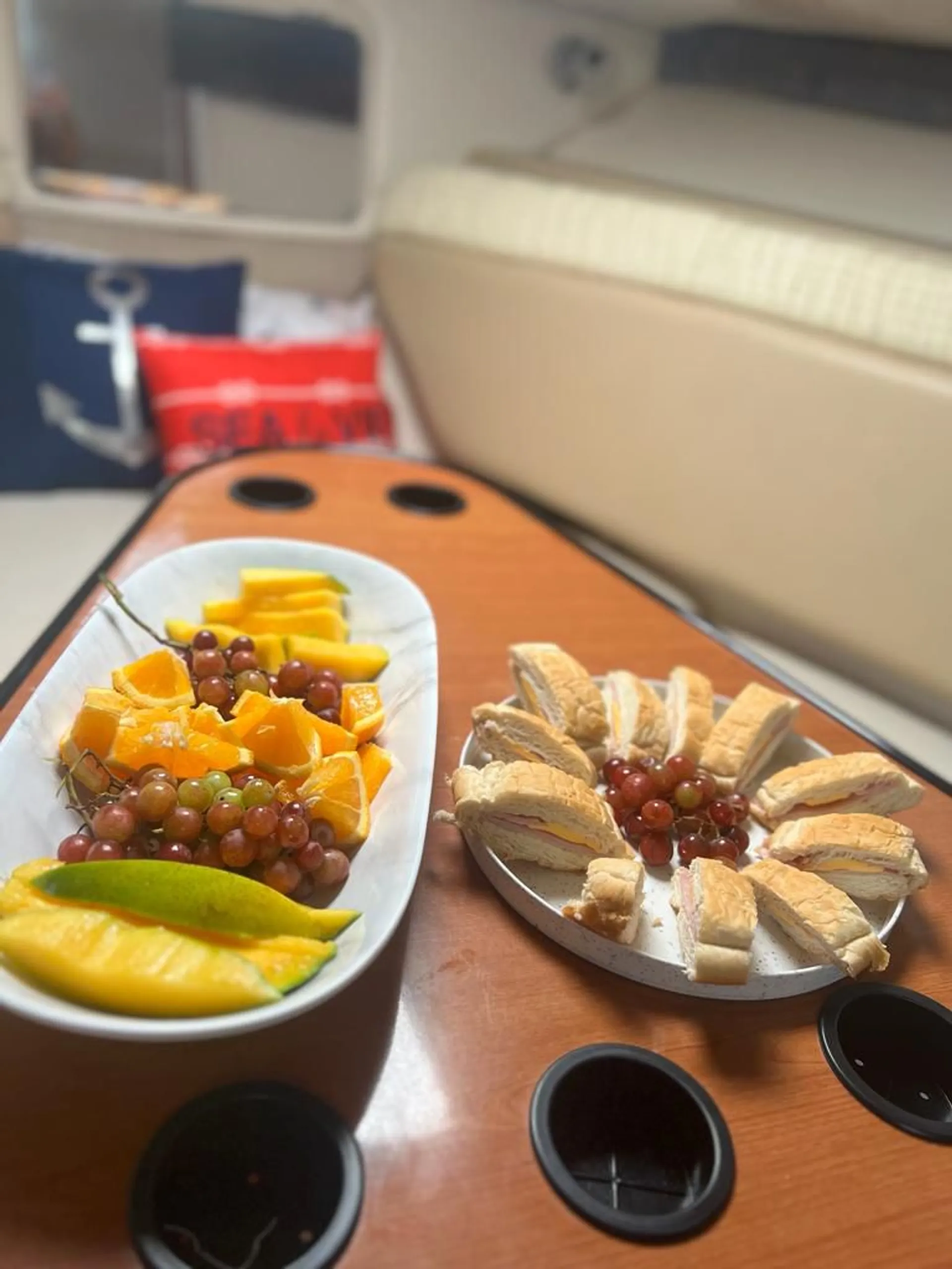 Wellcraft yacht 30 - local cruise to the islands