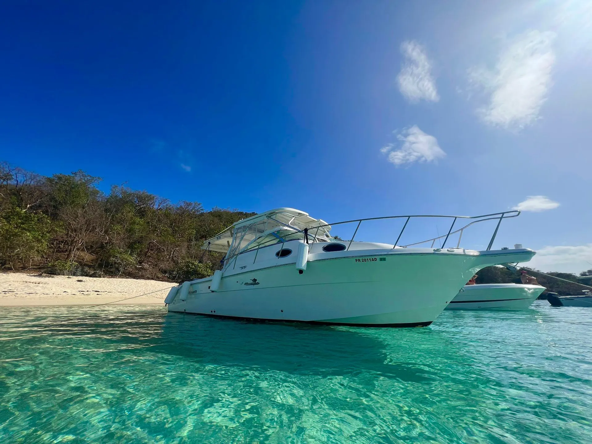 Wellcraft yacht 30 - local cruise to the islands