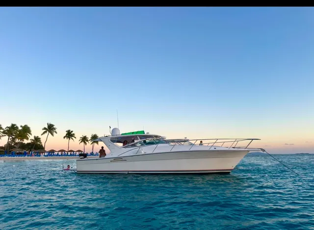 Rent a RIVIERA YACHTS motor yacht in Fajardo, Fajardo near me