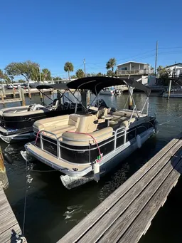 Bennington Marine 21ft Pontoon Boat Fun In The Sun - 8 ppl  boat photo