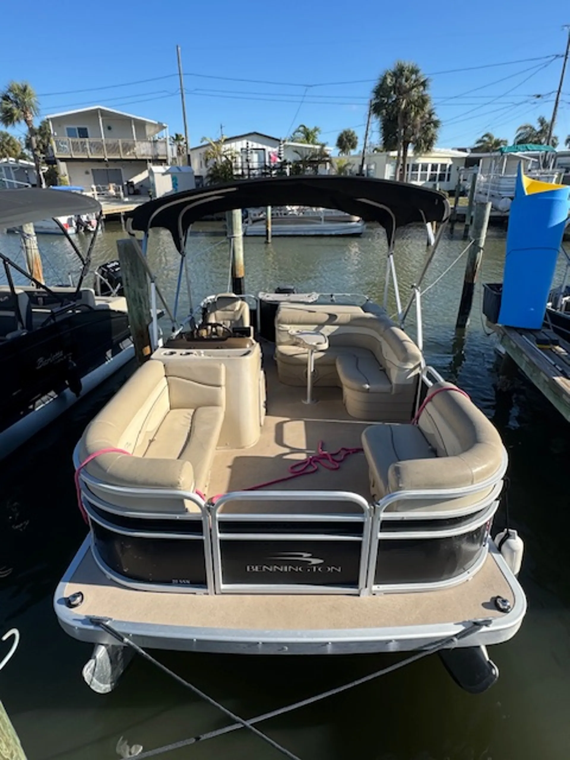 Boat Fun In The Sun - 21 ft/ 8 ppl