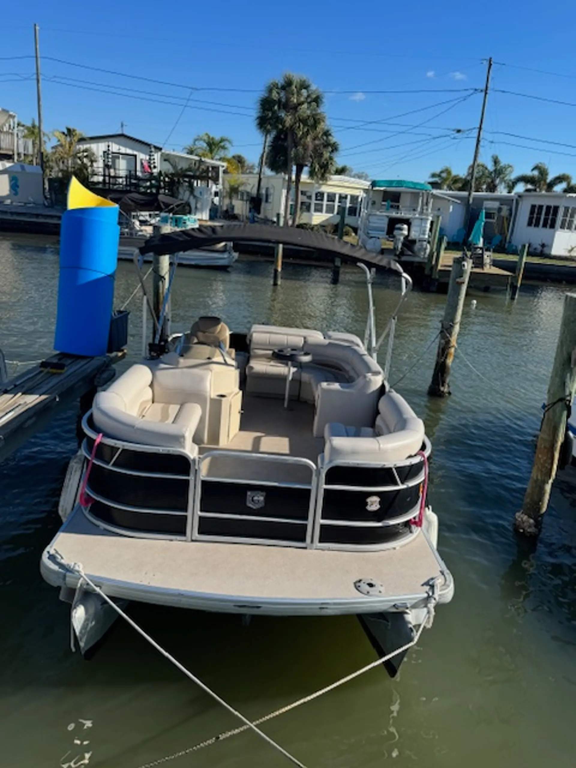 BOAT FUN IN THE SUN-  21 ft/ 8 ppl