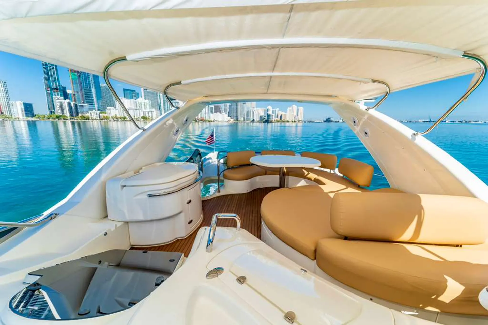 70ft Azimut Luxury Yacht – Jet Skis and Water Toys, Miami Beach