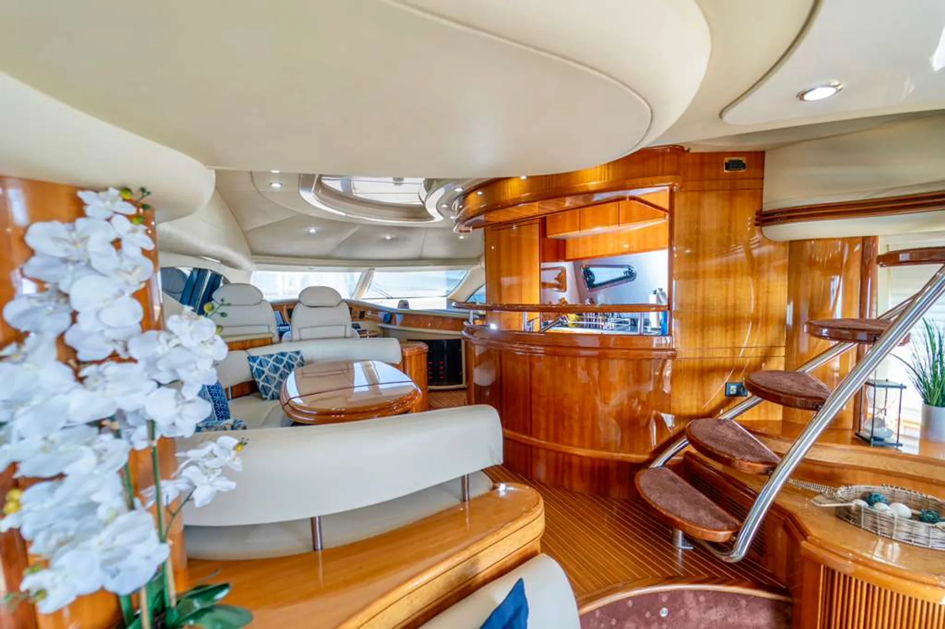 70ft Azimut Luxury Yacht – Jet Skis and Water Toys, Miami Beach