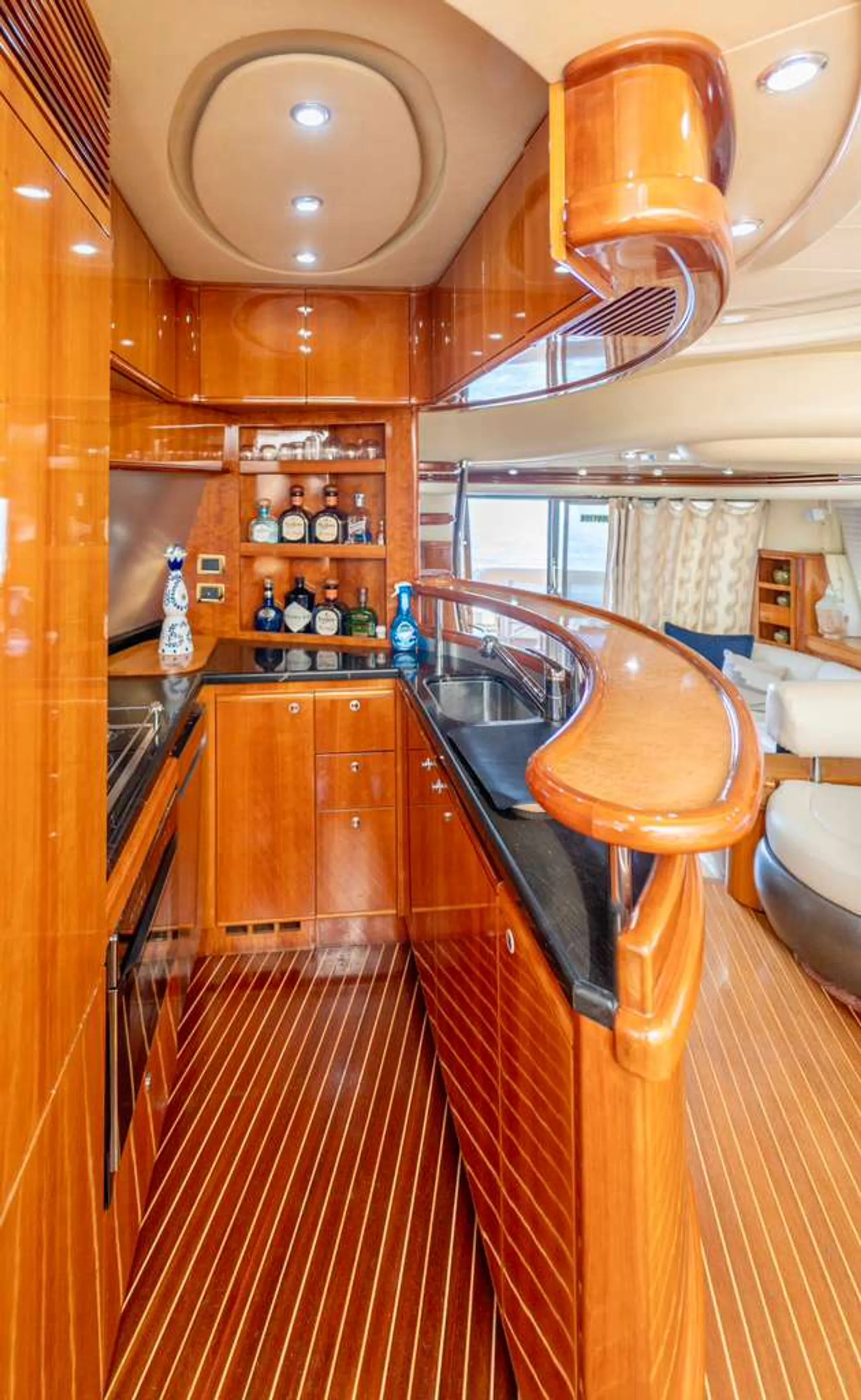 70ft Azimut Luxury Yacht – Jet Skis and Water Toys, Miami Beach