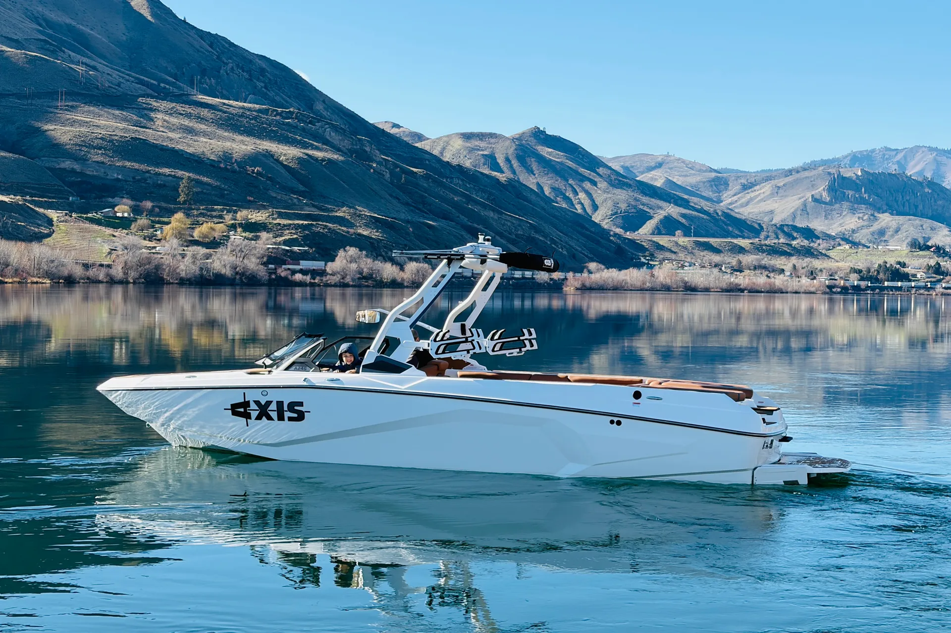 2026 Axis A245 Ultimate Surfboat