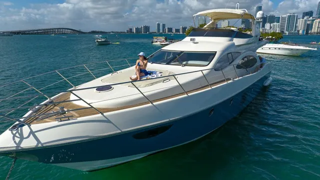 Rent a Azimut cruiser in Miami, FL near me