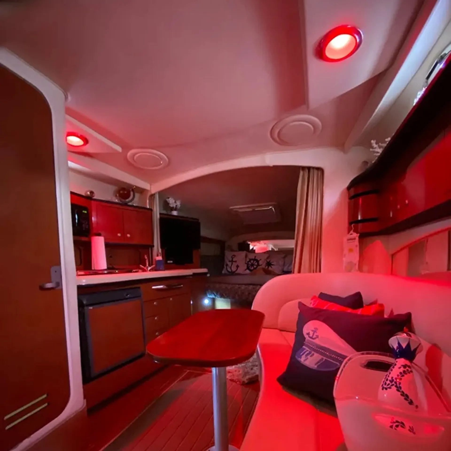 Luxury SeaRay Sundancer Party Yacht in Miami | Up to 12 Guests | 