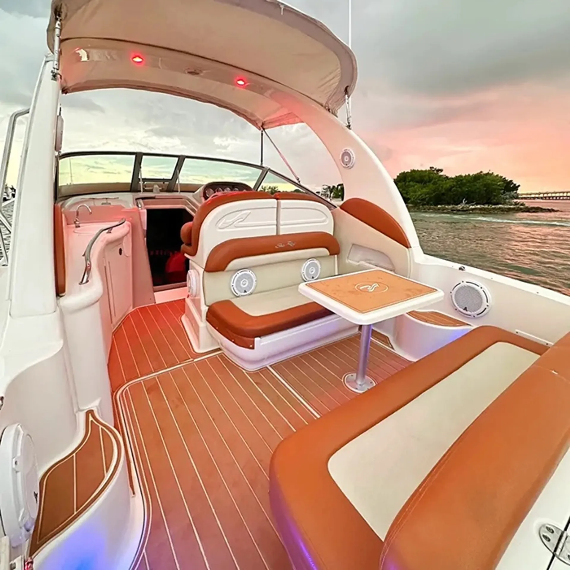 Luxury SeaRay Sundancer Party Yacht in Miami | Up to 12 Guests | 