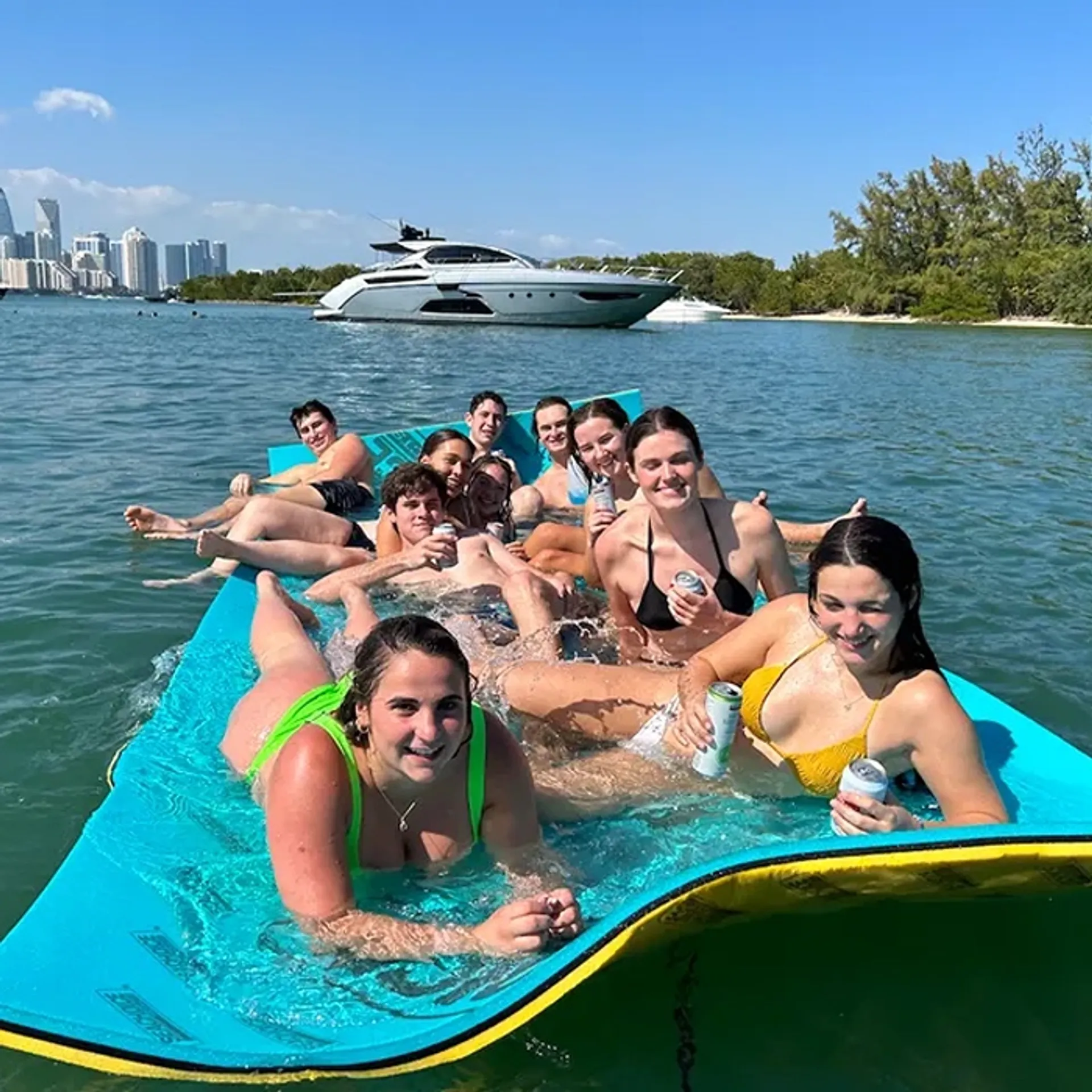 Luxury SeaRay Sundancer Party Yacht in Miami | Up to 12 Guests | 