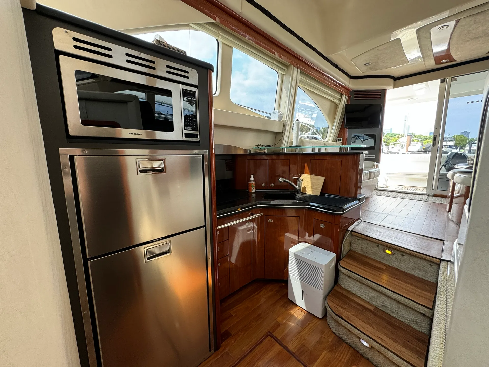 50ft SeaRay Yacht Playpen, River Cruises up to 12. Captain Included! 