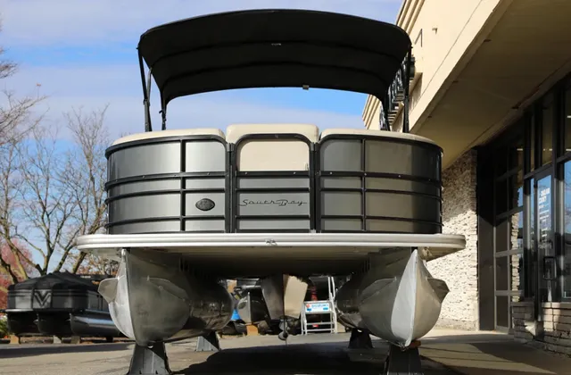 Rent a SOUTH BAY PONTOONS pontoon in Fenton, MI near me