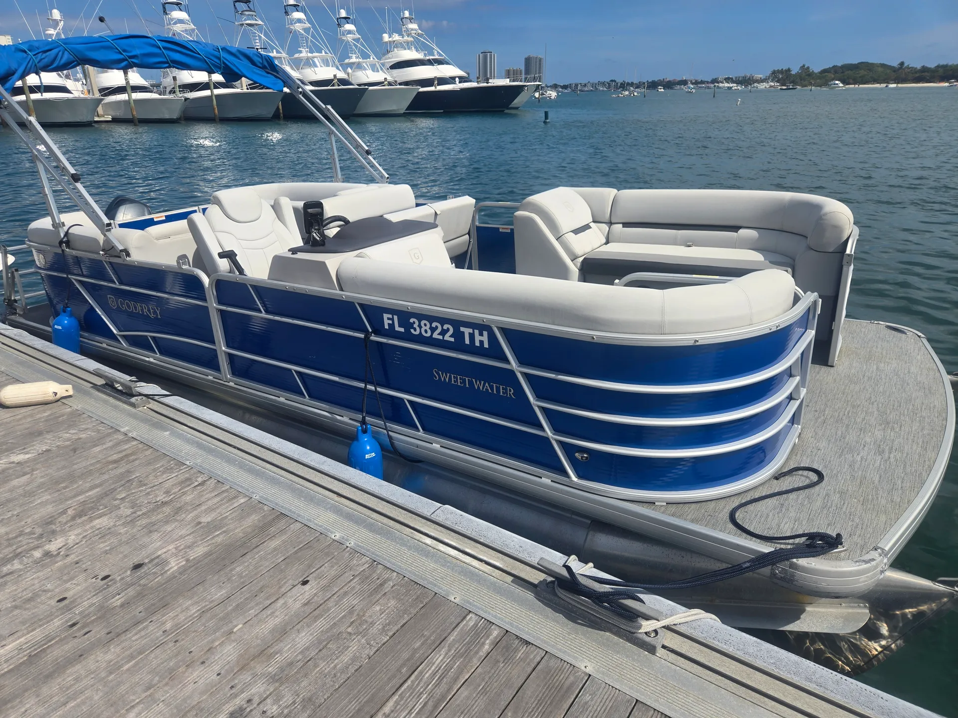 GODFREY MARINE SWEETWATER 2386 DT in Riviera Beach, FL