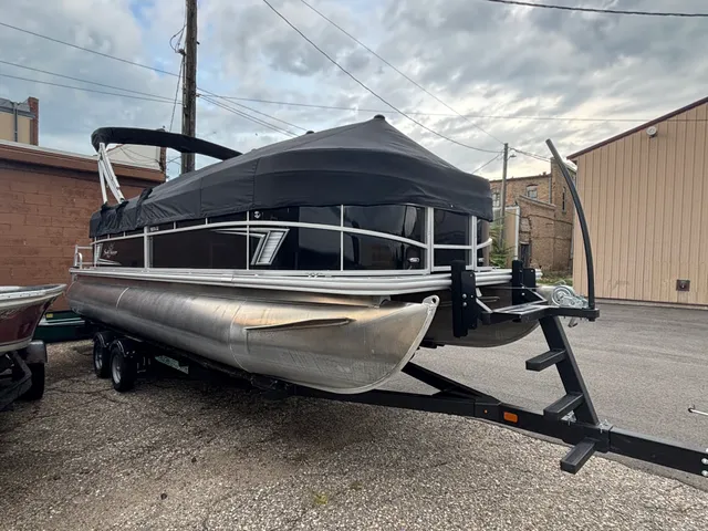 Rent a SUNCHASER pontoon in Litchfield, MN near me