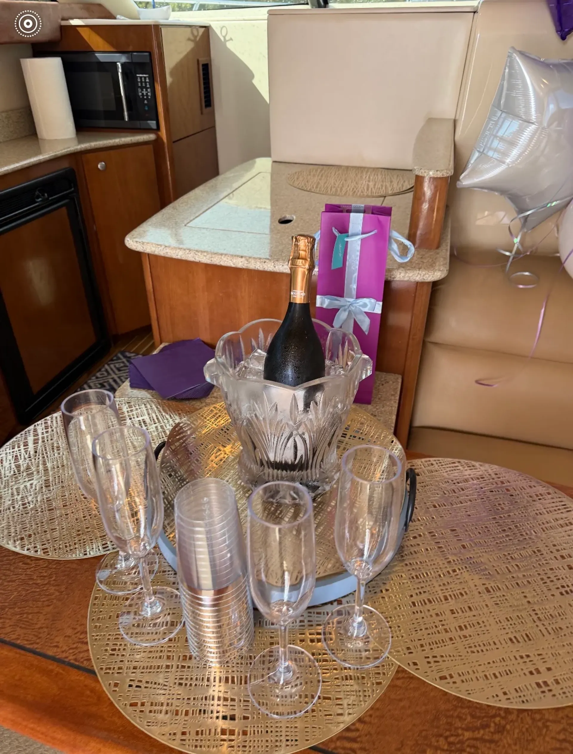 ALL-INCLUSIVE Fort Lauderdale Yacht  35' Meridian (Captain﹠Fuel Inc)