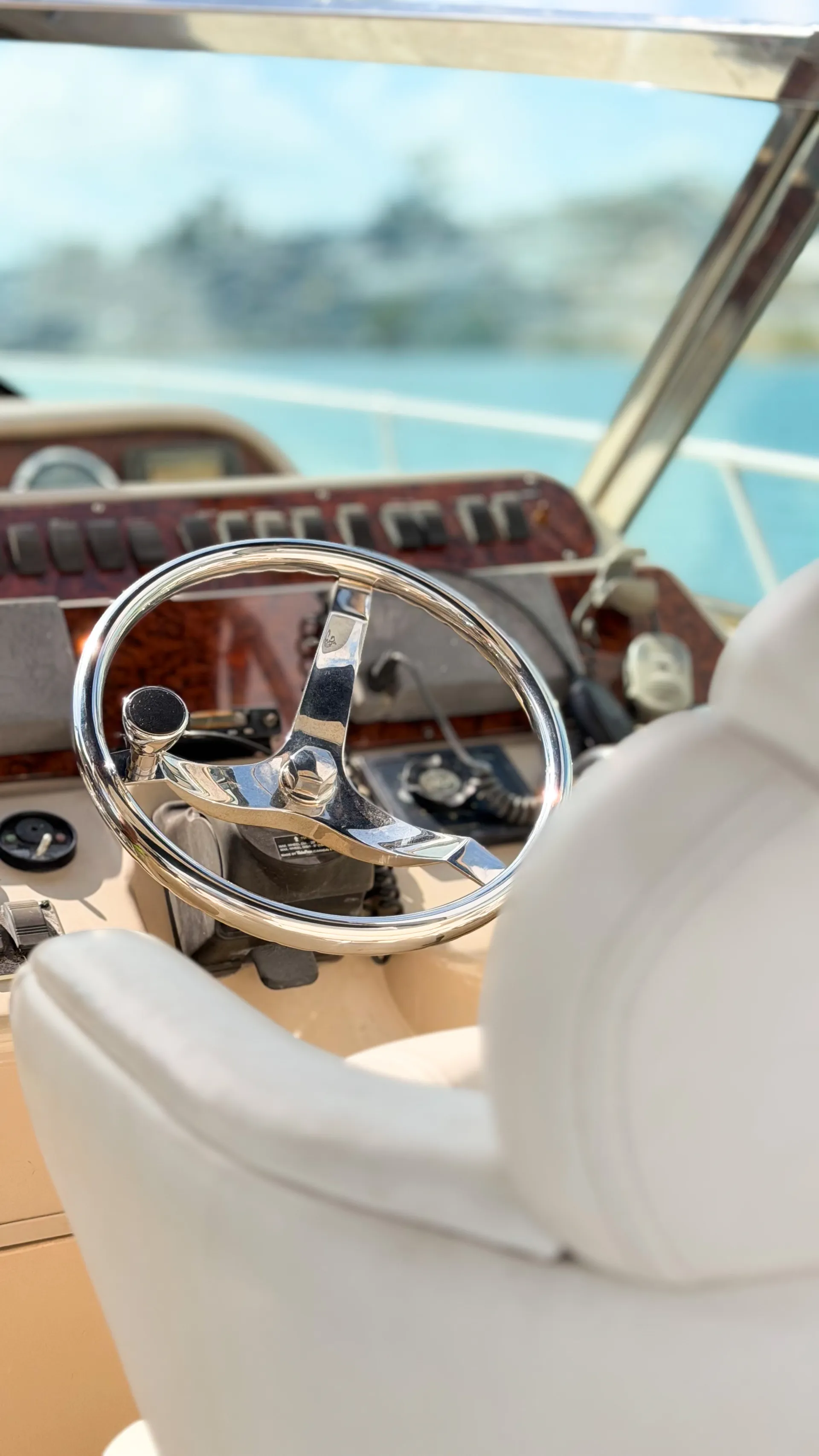 Enjoy "Venezzia" in Miami with Sundancer II 44FT!