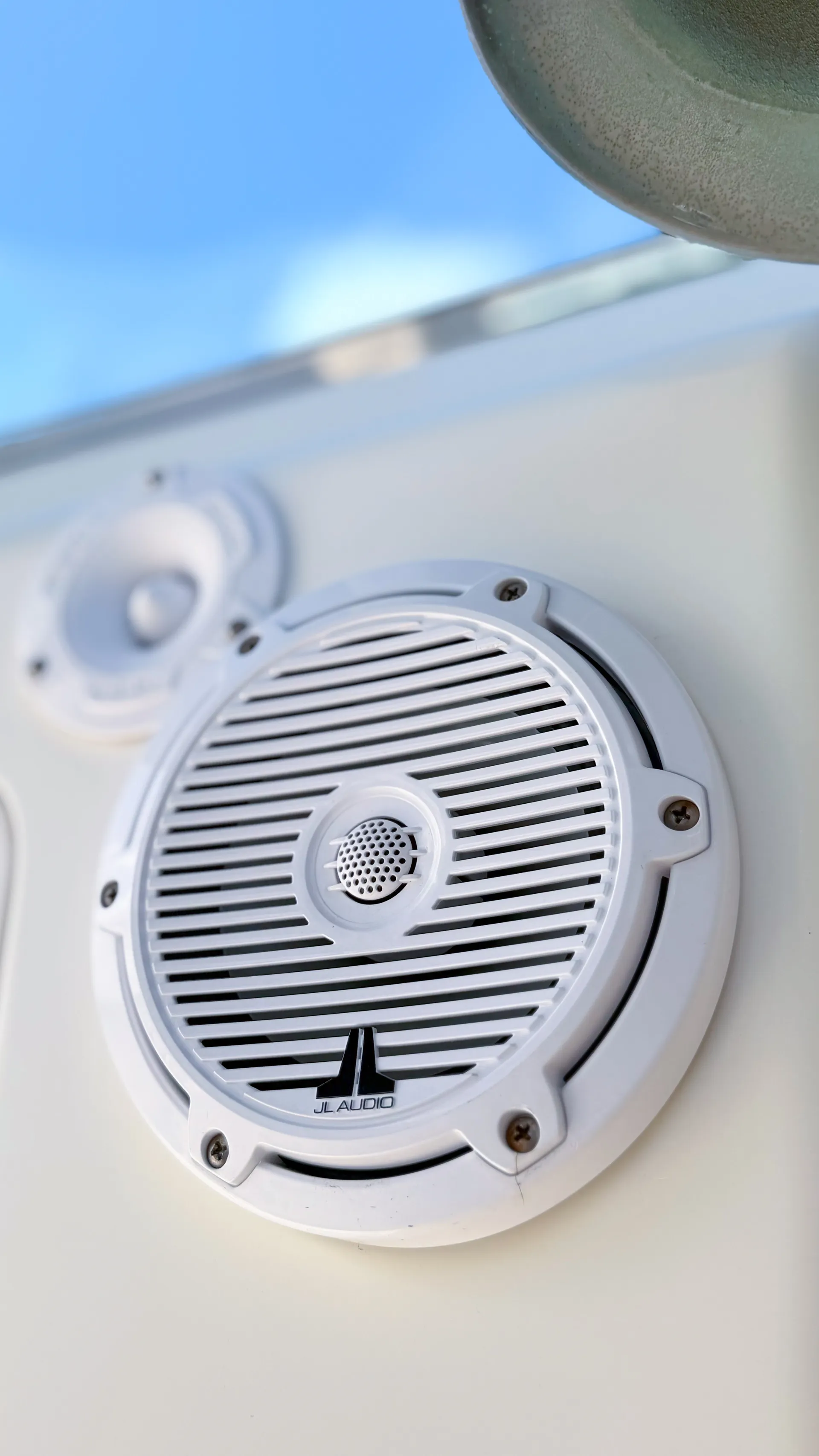 Enjoy "Venezzia" in Miami with Sundancer II 44FT!