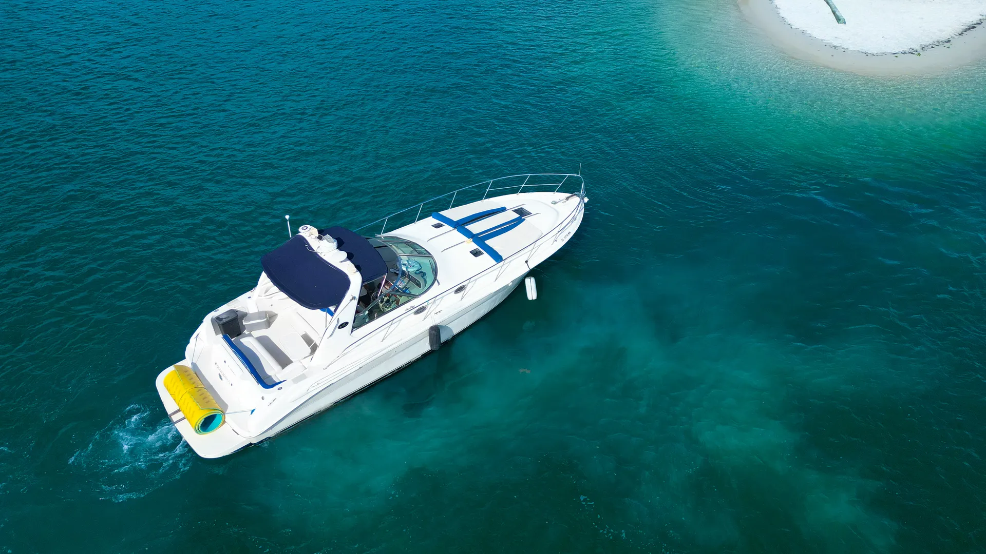 Enjoy "Venezzia" in Miami with Sundancer II 44FT!