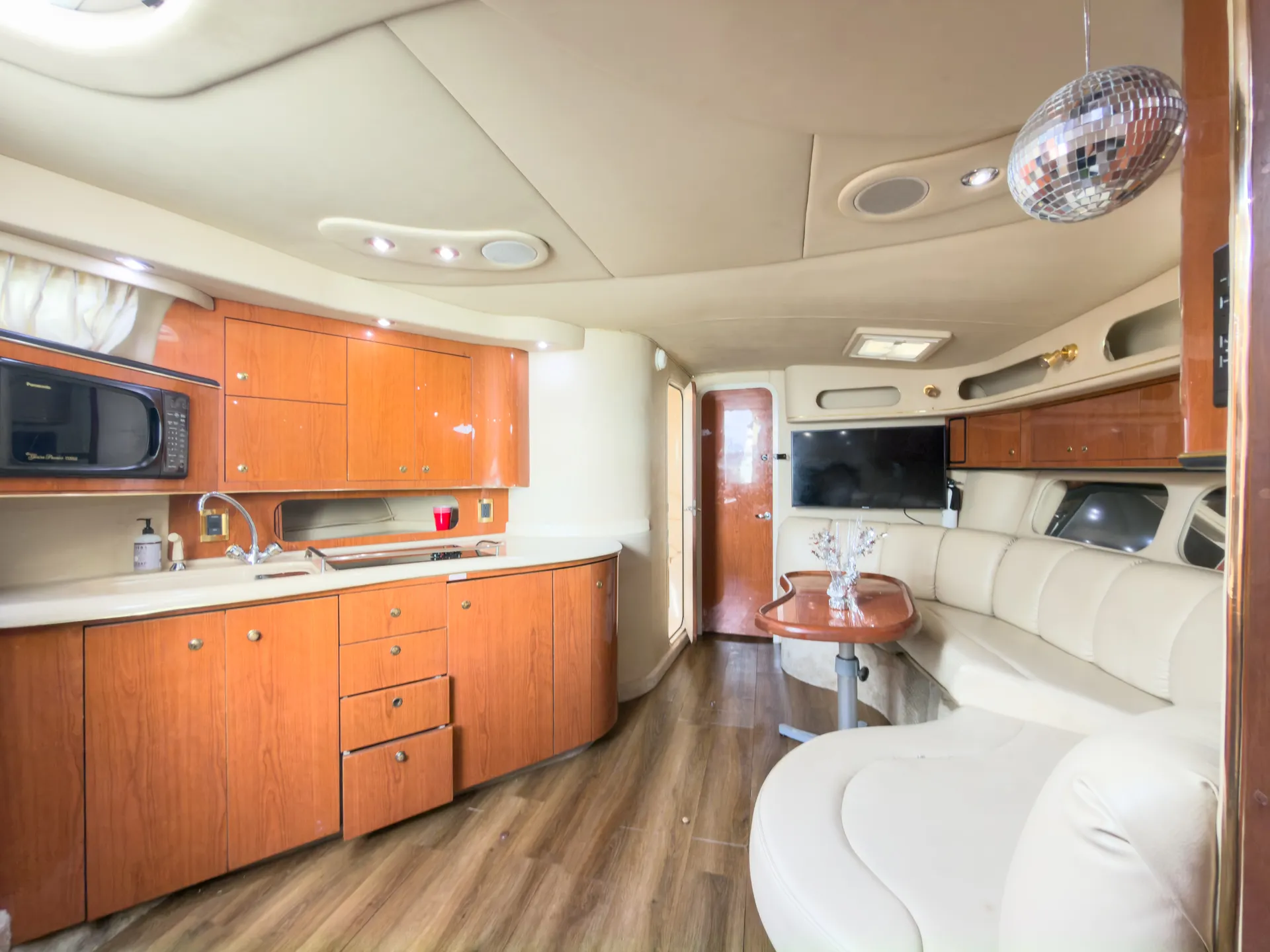 Enjoy "Venezzia" in Miami with Sundancer II 44FT!