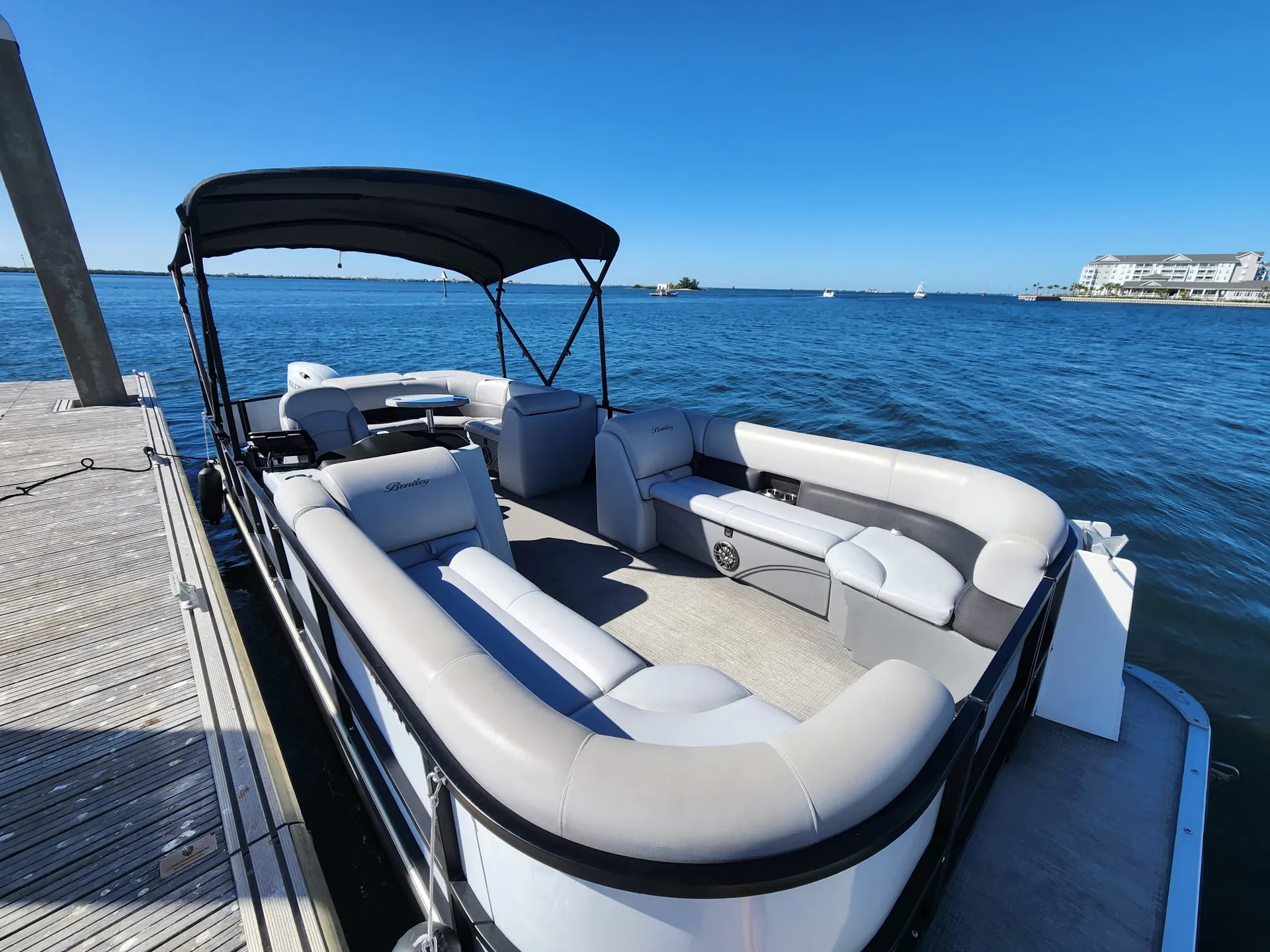 24' LUXURY TRI-TOON in South Tampa