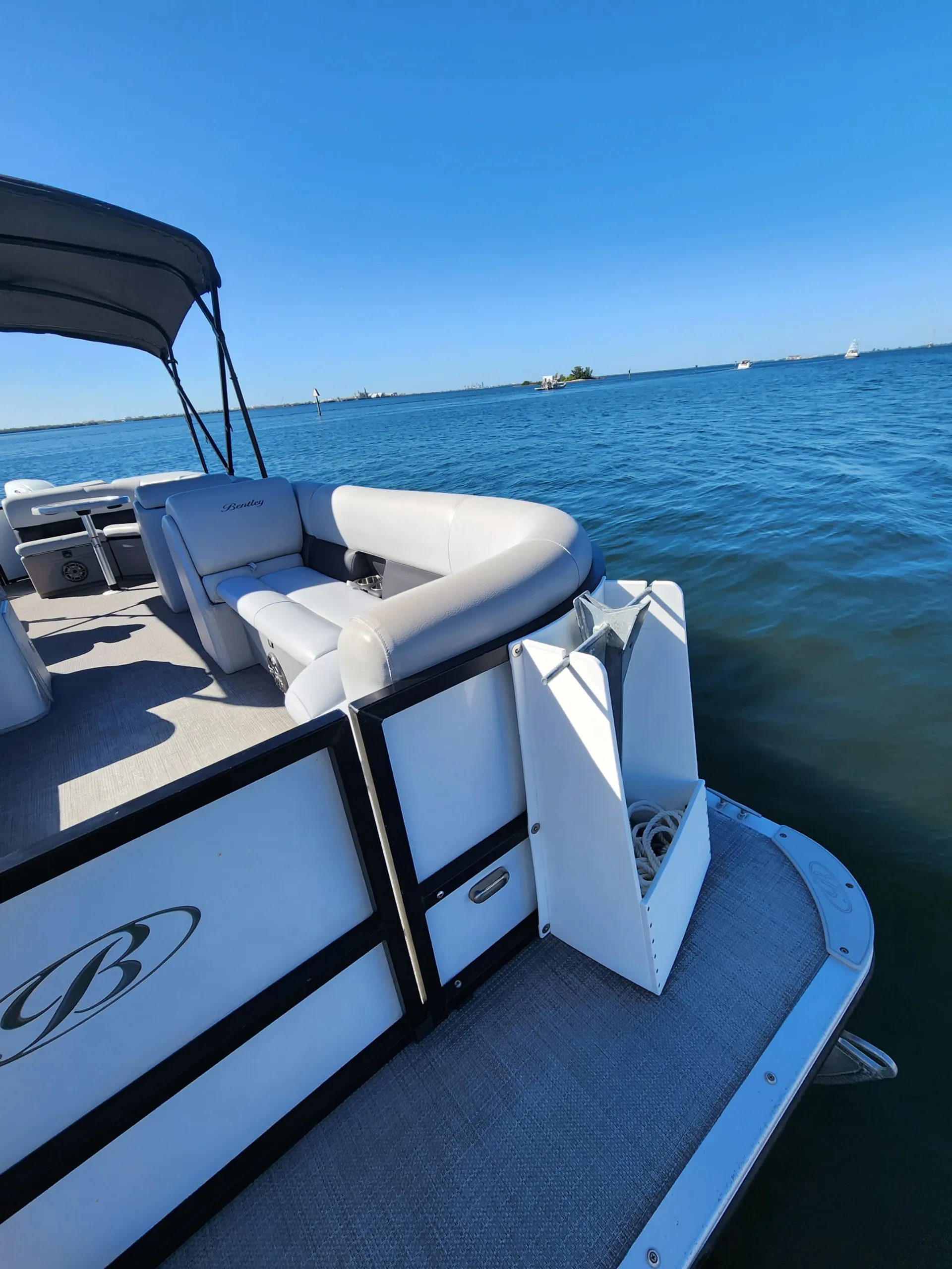 24' LUXURY TRI-TOON in South Tampa