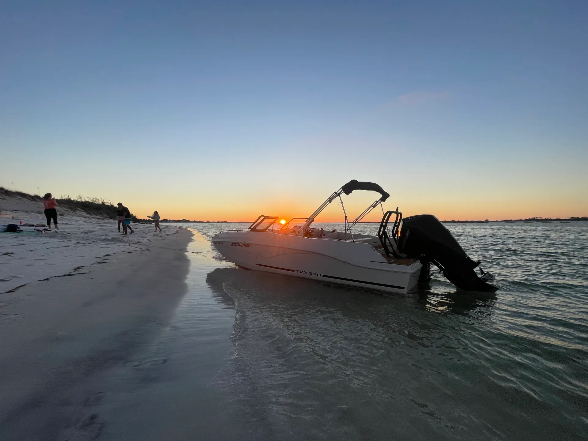 10 Person: Family Outboard &amp; Excursion Fun 2023 StarCraft 210 SVX OB