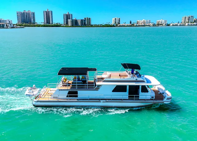 Rent a Gibson flybridge in Clearwater, FL near me