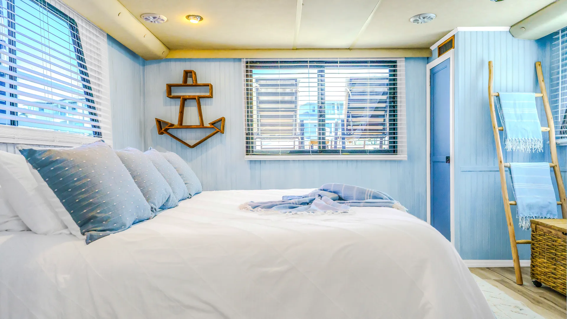 Lulu’s Floating Oasis