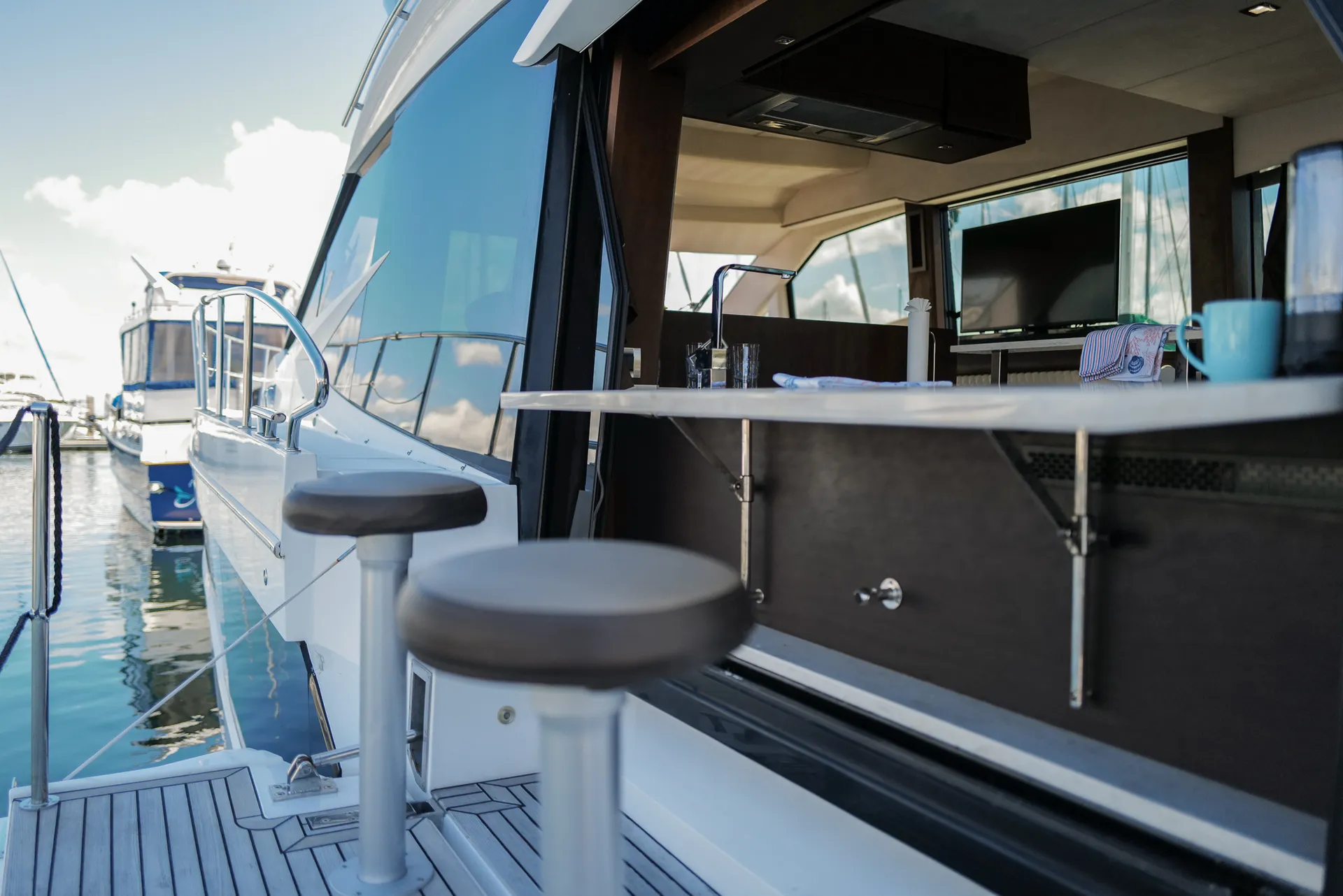 Galeon 500 fly in St. Petersburg, FL — photo 2