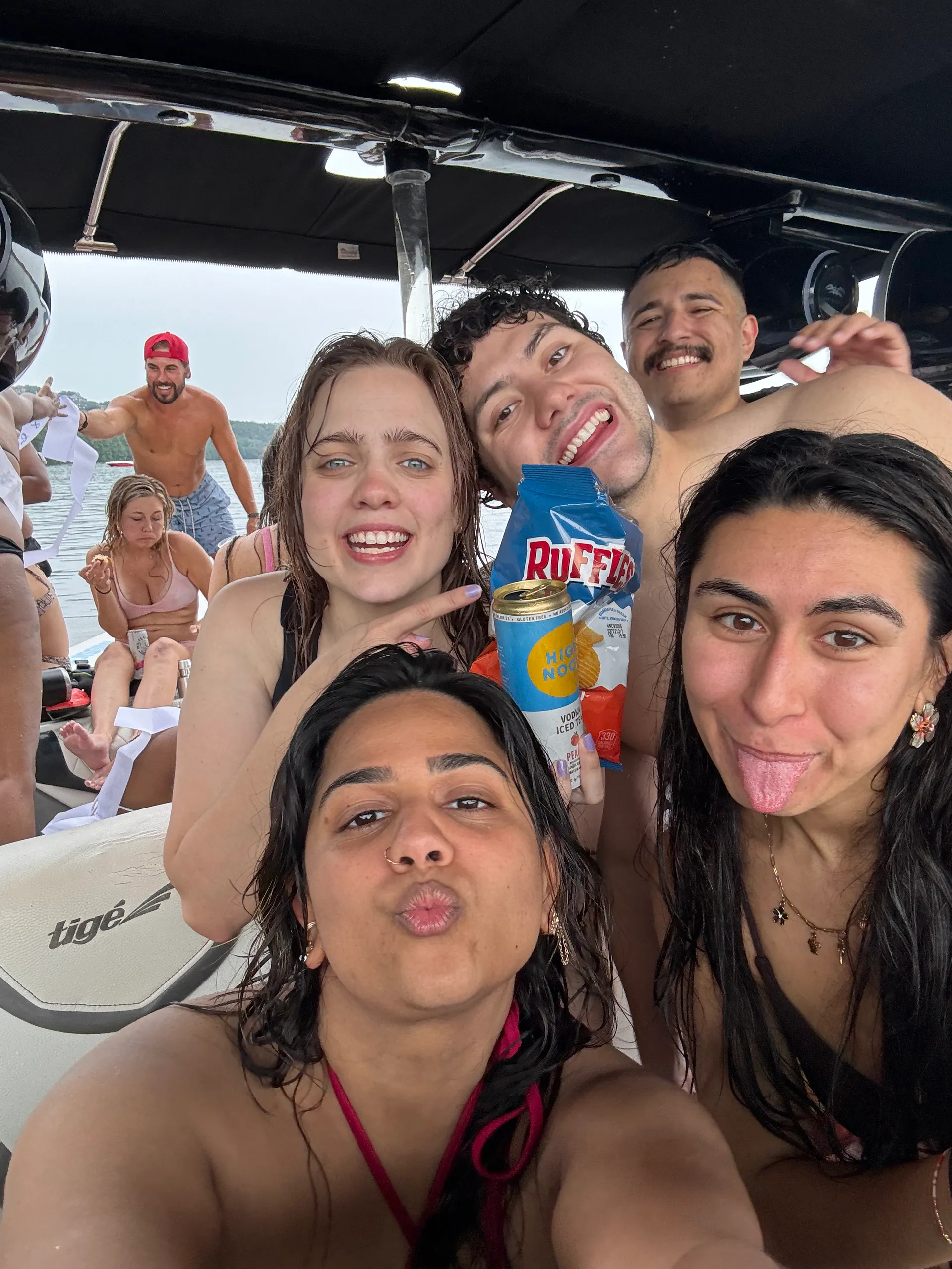 Party/Surf/Tube on Lake Austin