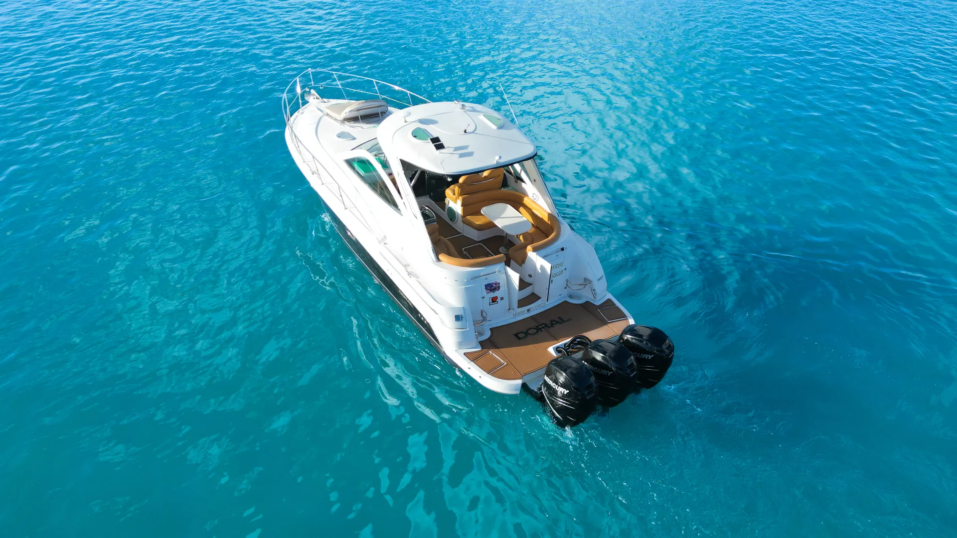 Experience Luxury &amp; Fun on Our Doral Hawaii 42 ft Private Charter!