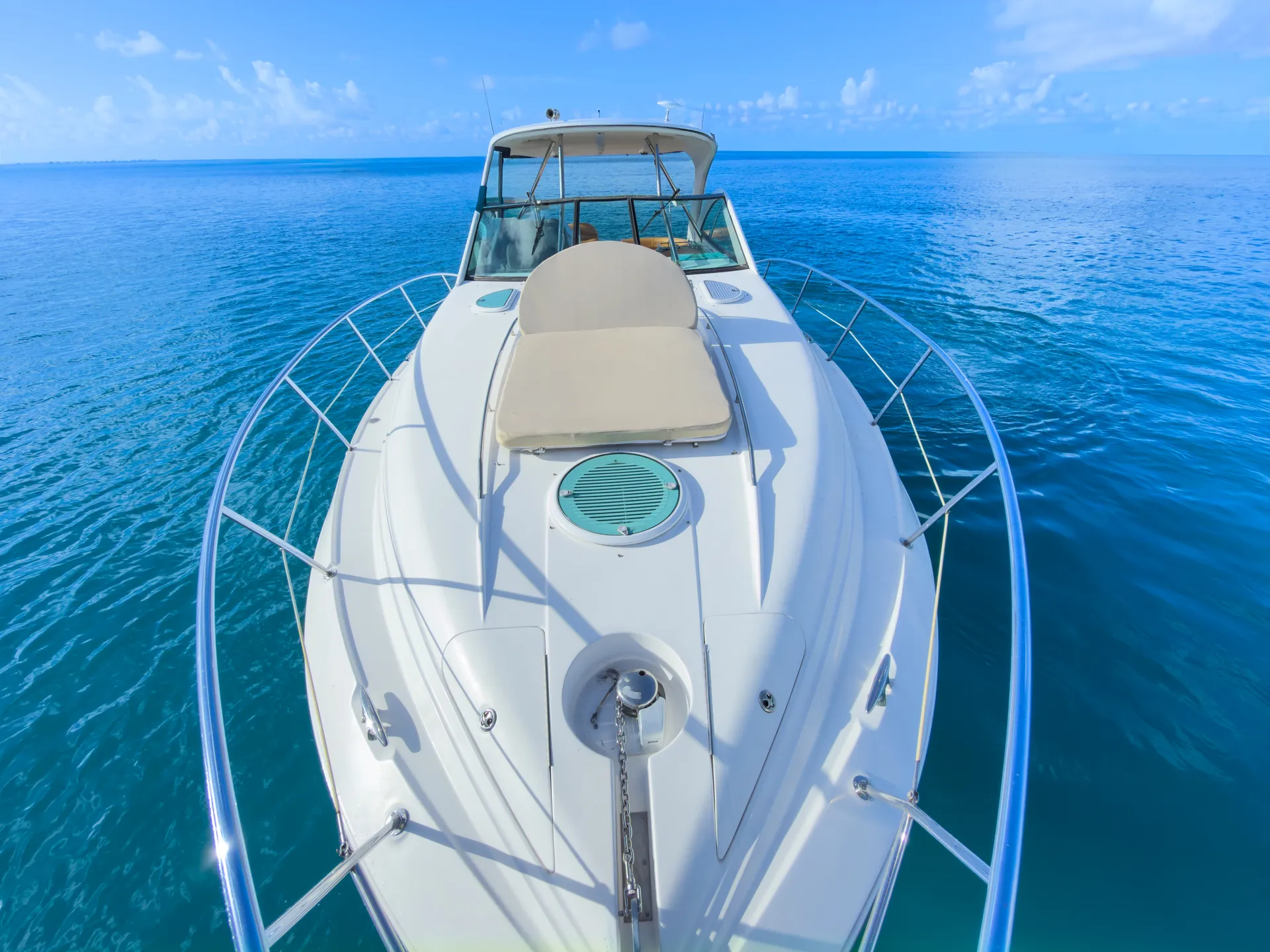 Experience Luxury &amp; Fun on Our Doral Hawaii 42 ft Private Charter!