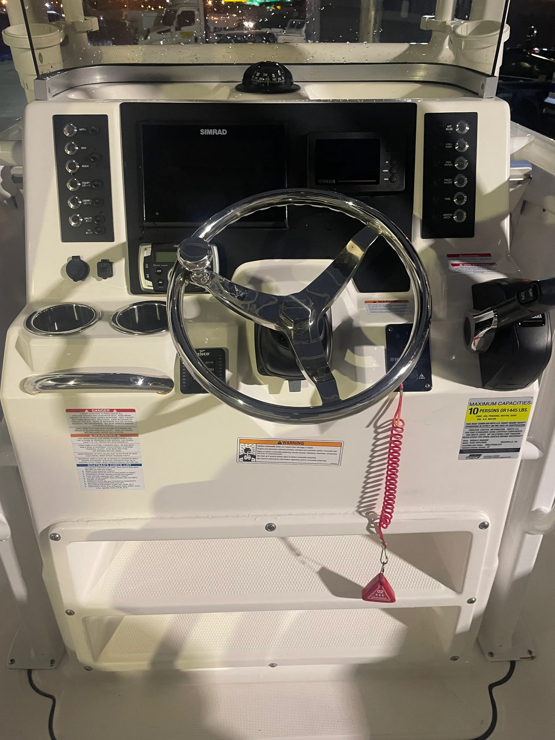 "BOOK WITH US AND GET UP TO ONE HOUR FREE" 2023 ROBALO 22 FT.