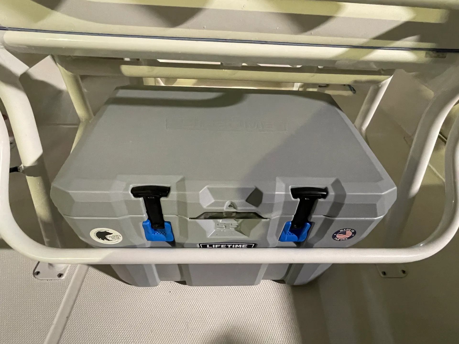 "BOOK WITH US AND GET UP TO ONE HOUR FREE" 2023 ROBALO 22 FT.