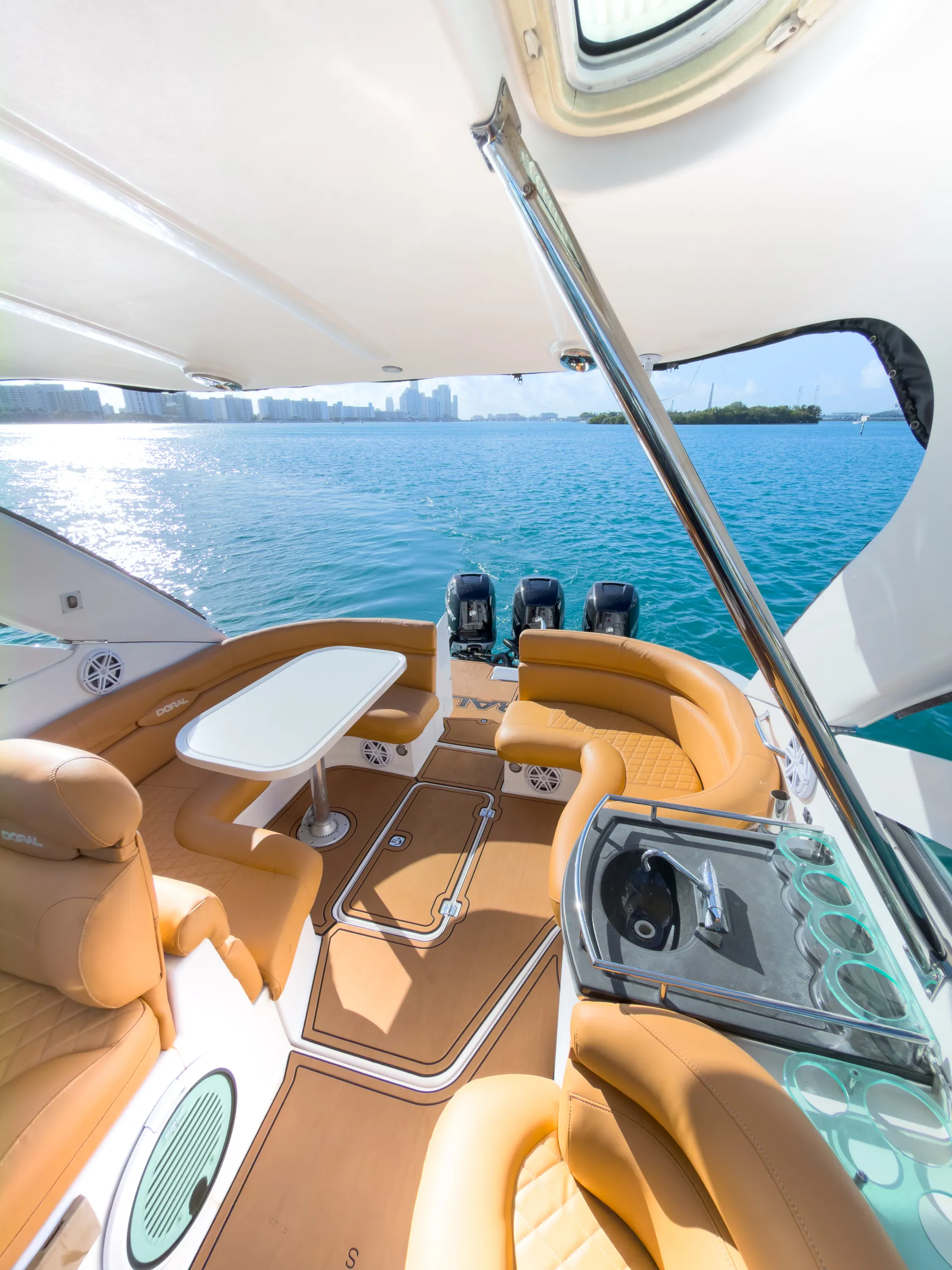 Experience Luxury &amp; Fun on Our Doral Hawaii 42 ft Private Charter!