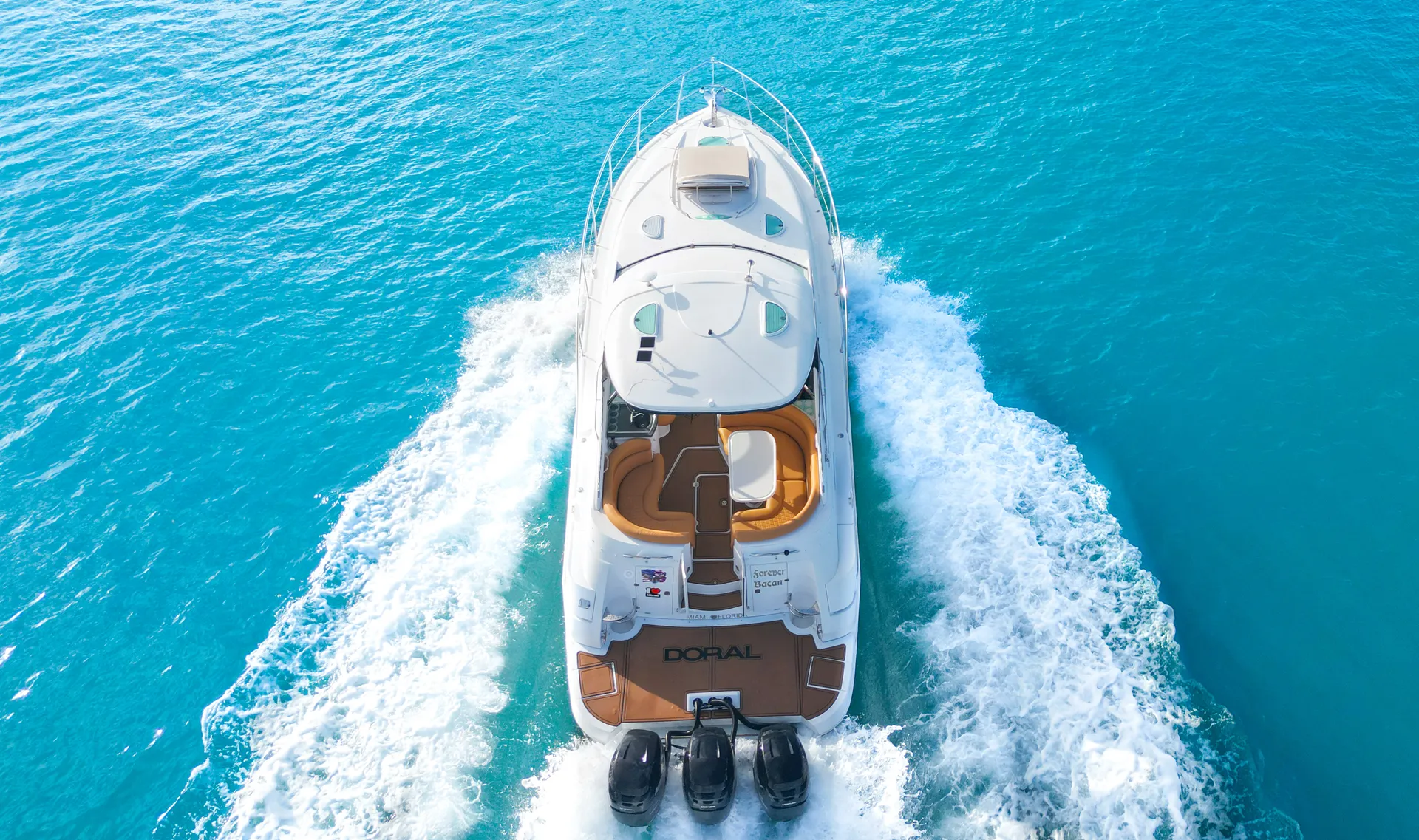 Experience Luxury &amp; Fun on Our Doral Hawaii 42 ft Private Charter!