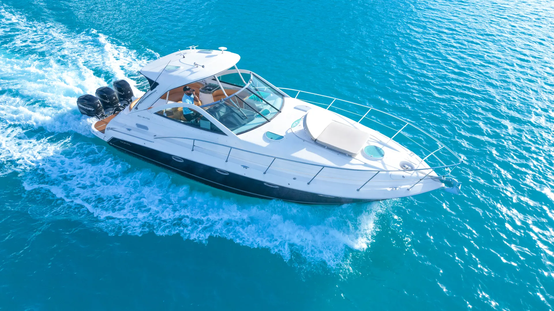 Experience Luxury &amp; Fun on Our Doral Hawaii 42 ft Private Charter!