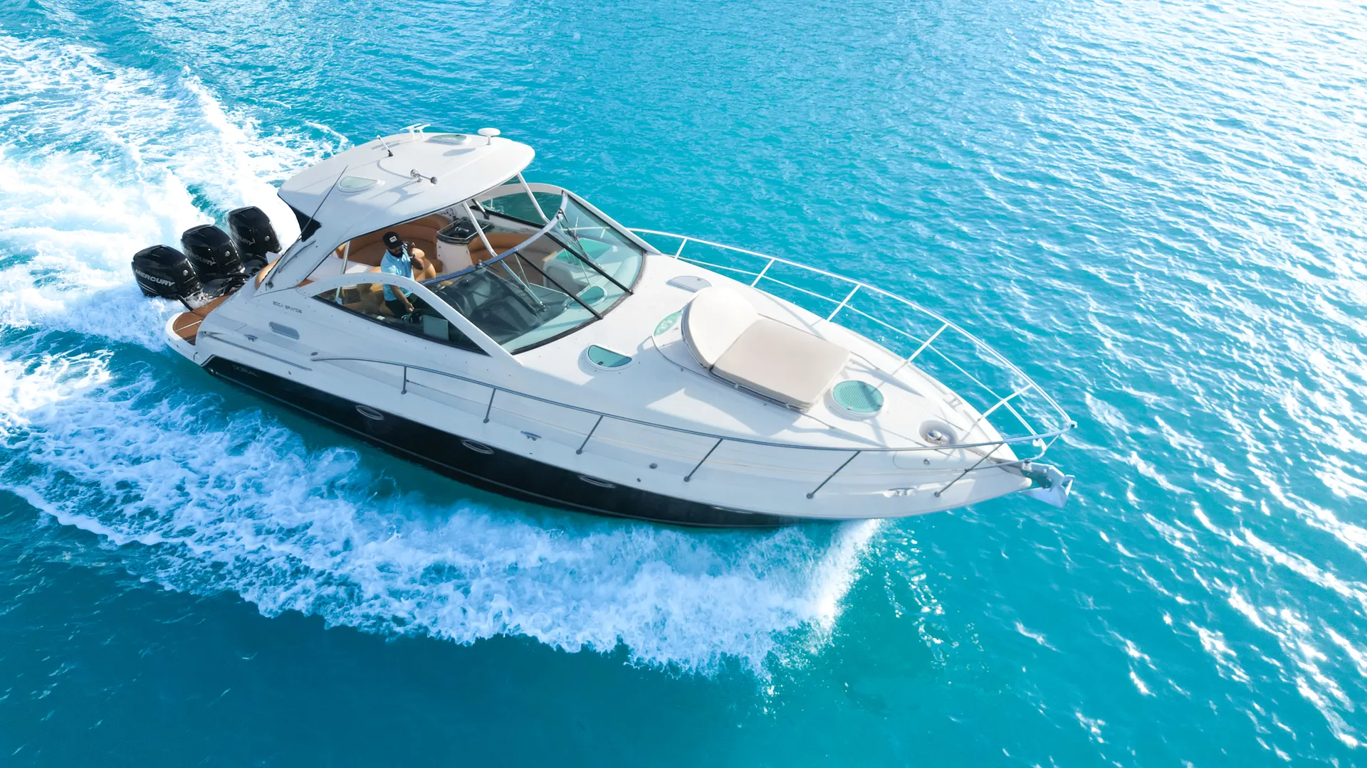 Experience Luxury &amp; Fun on Our Doral Hawaii 42 ft Private Charter!