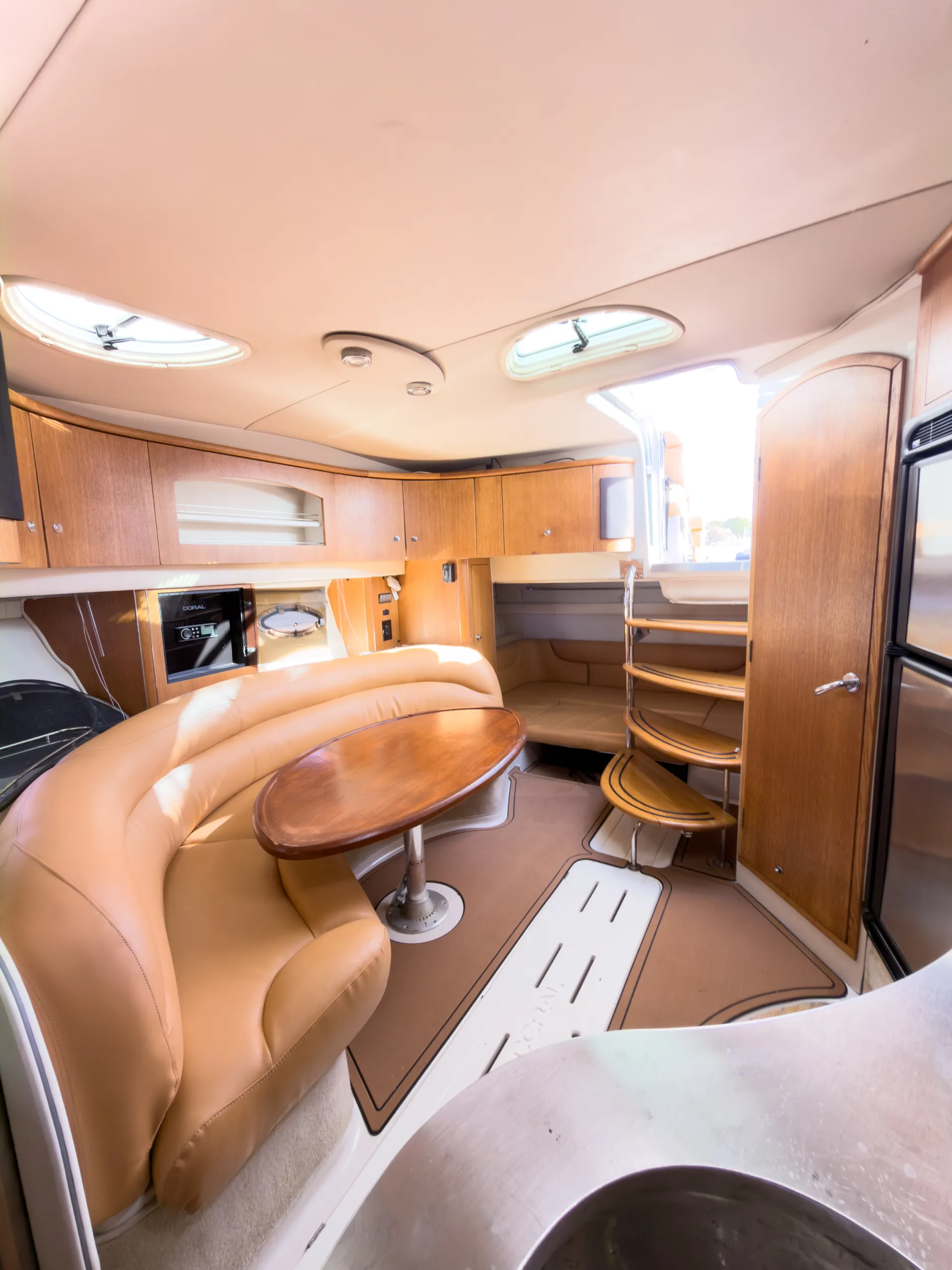 Experience Luxury &amp; Fun on Our Doral Hawaii 42 ft Private Charter!