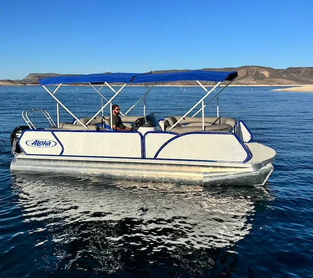 Rent a Aloha pontoon in Peoria, AZ near me
