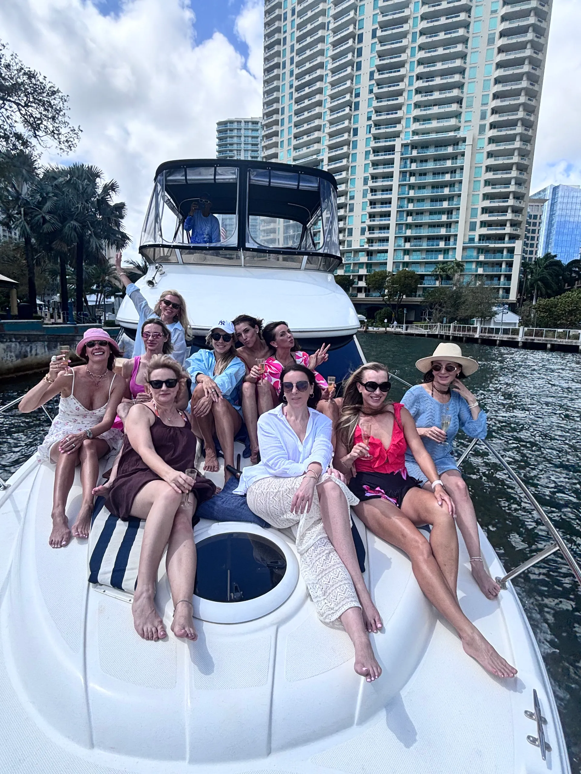ALL-INCLUSIVE Fort Lauderdale Yacht  35' Meridian (Captain﹠Fuel Inc)