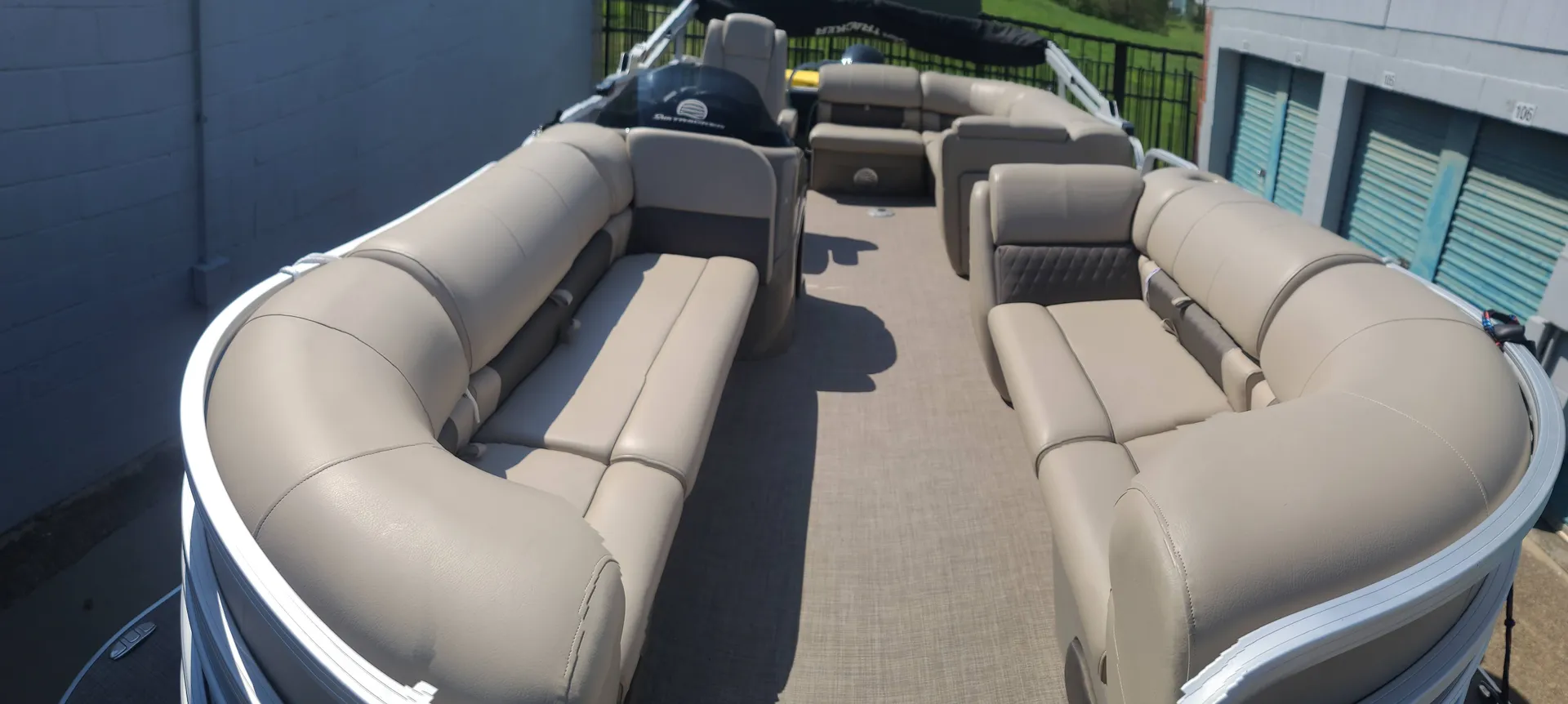 Party Barge Pontoon - Lake Grapevine