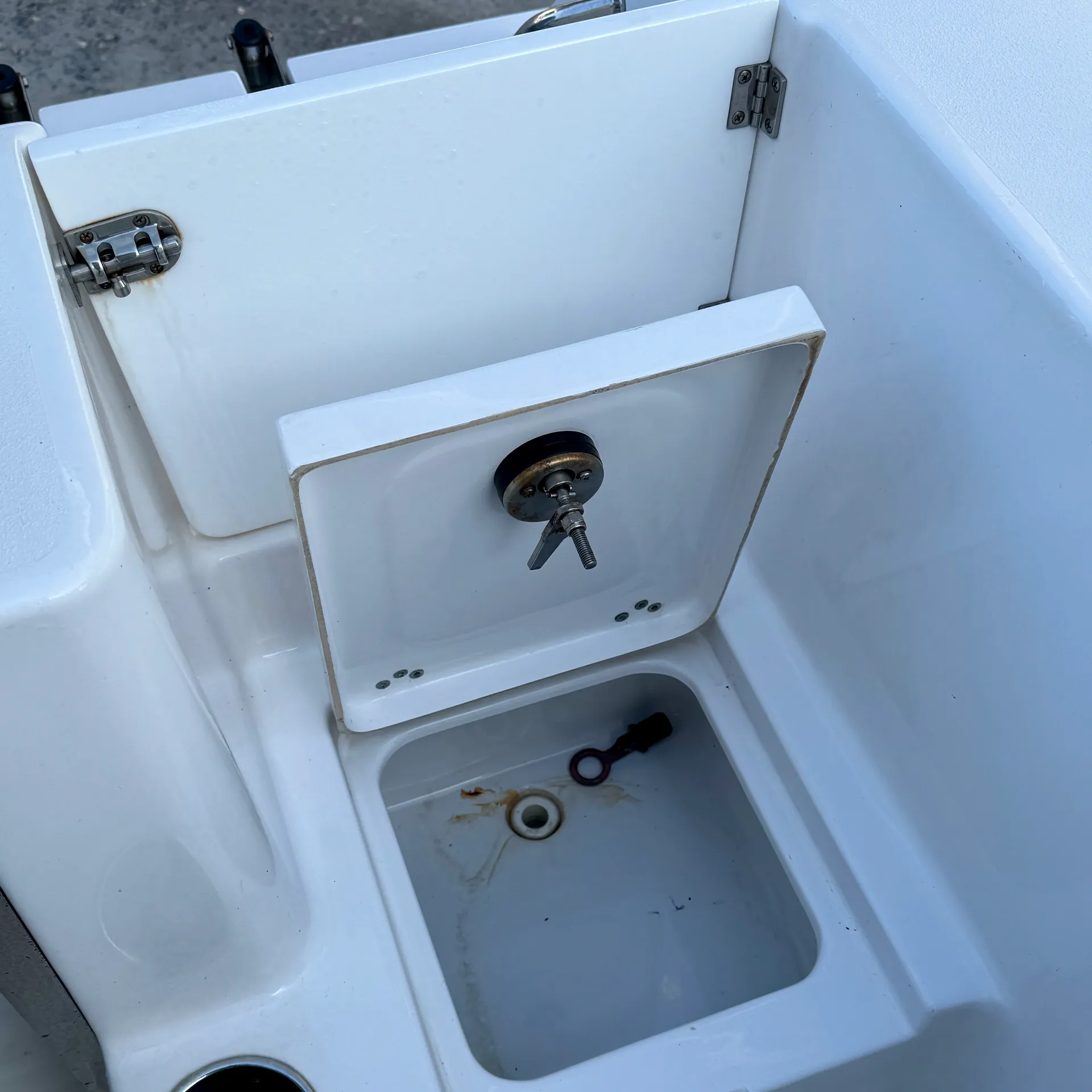 23’ Center Console : Fish/Cruise/Sandbar 